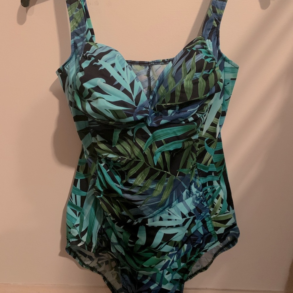 Ladies One Piece Swimsuit(with tummy control)